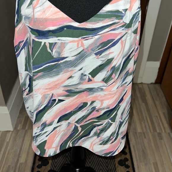 Nine West watercolor print vneck tank! - Picture 2 of 4